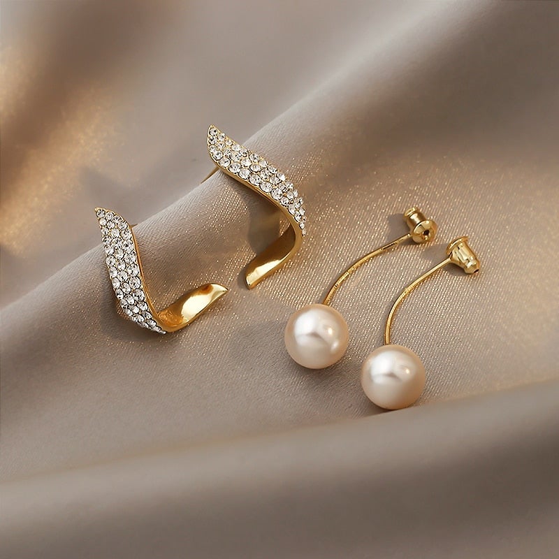 Gold Pearl Drop Earrings β Exquisite