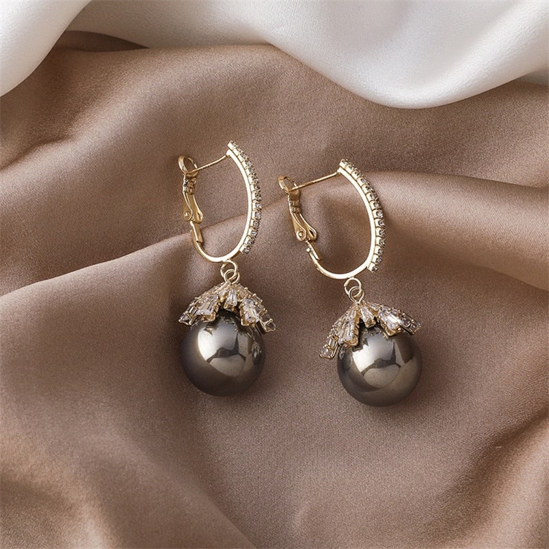 Pearl Drop Earrings β Exquisite Elegance