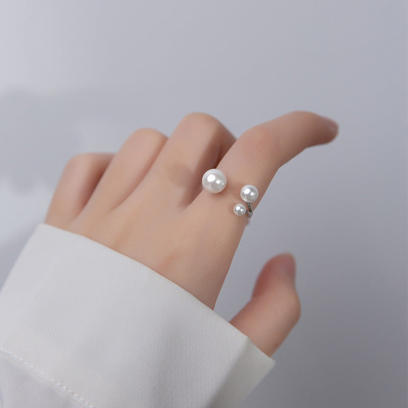 Gold Adjustable Pearl Trio Ring β Elegant