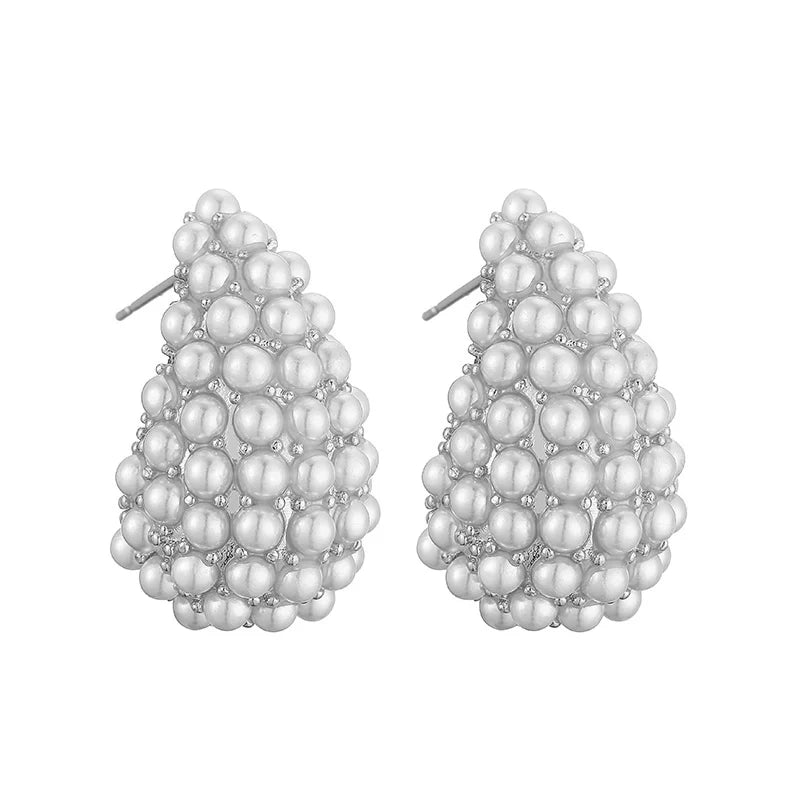 Gold Pearl Stud Earrings β Timeless Elegance