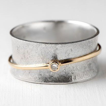 Silver Zirconia Ring β Vintage Elegance
