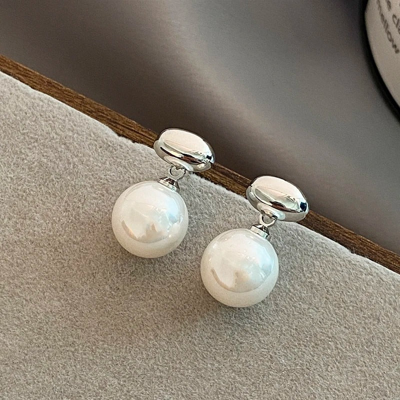 Pearl Vintage Earrings β Timeless Elegance