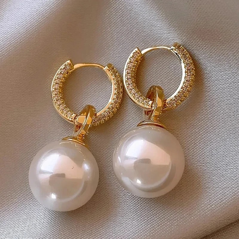 Gold Pearl Stud Earrings β Timeless