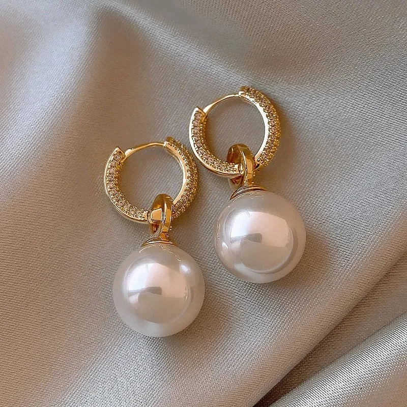 Gold Pearl Stud Earrings β Timeless
