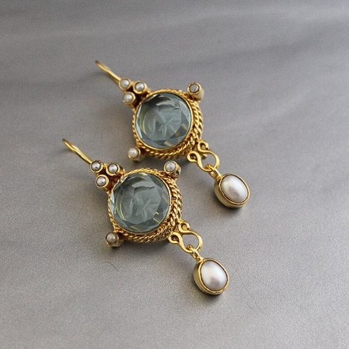 Pearl Vintage Drop Earrings – Timeless Elegance