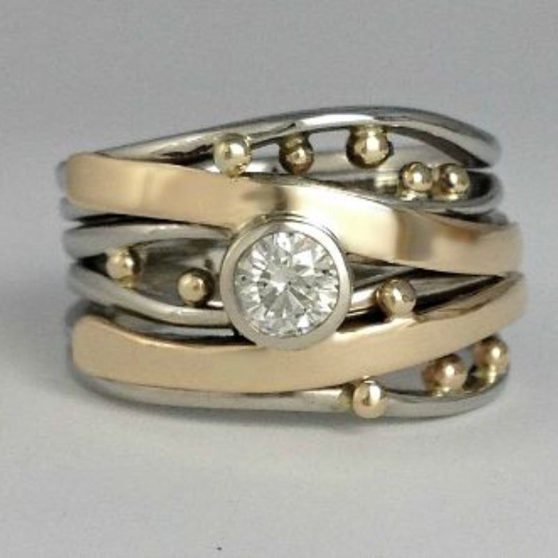 Gold Zirconia Inlaid Ring – Timeless Elegance