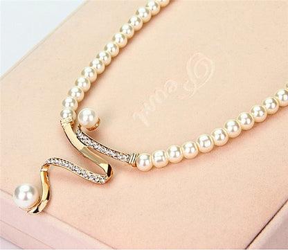 Pearl Necklace & Earring Set – Timeless Elegance