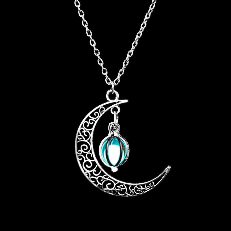 Moonstone Crystal Pendant – Vintage Elegance