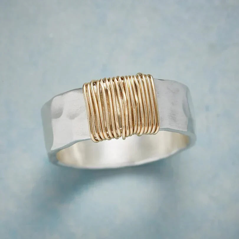 Gold Boho Threads Ring – Exquisite