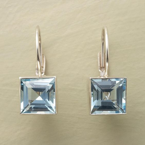 Blue Crystal Drop Earrings – Timeless Elegance