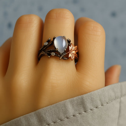 Gold Moonstone Vintage Ring – Timeless Elegance