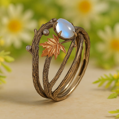 Gold Moonstone Vintage Ring – Timeless Elegance