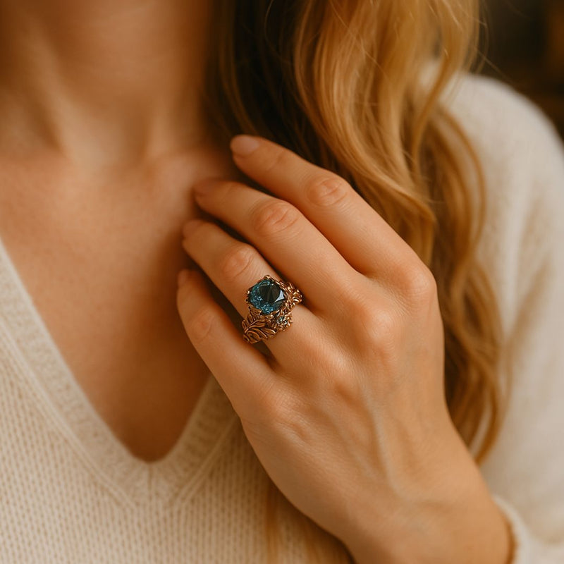 Green Crystal Vintage Ring – Timeless Elegance