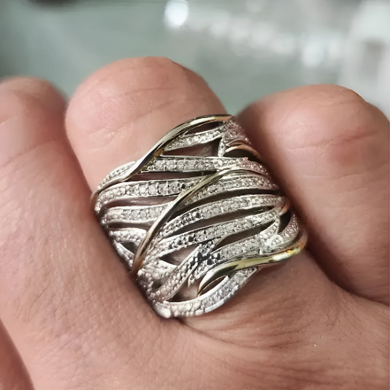 Rose Gold Twist Ring – Elegant